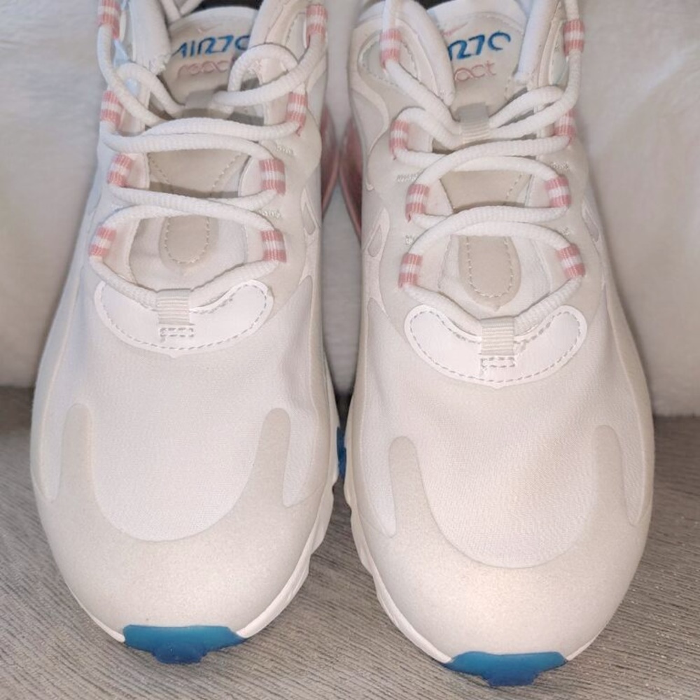 Nike AIR React 270 Size6W - Picture 4 of 6